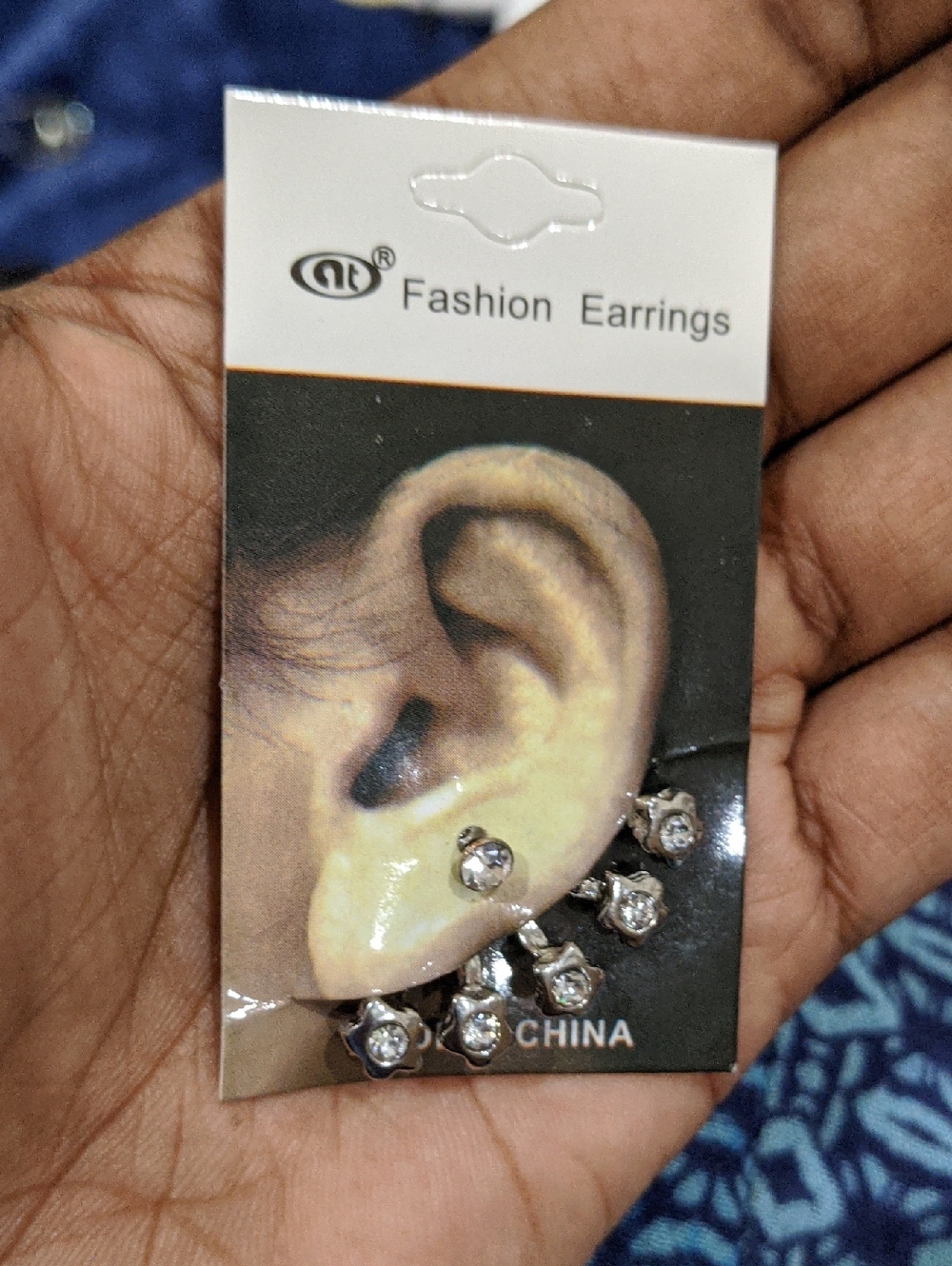 Trendy Silver Crystal 1 Earring Stud